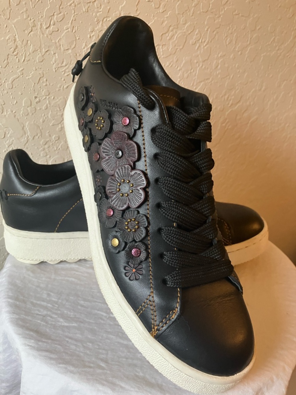 Coach: Black Leather (G1234) Tea Rose Floral Appliqué Sneakers- IOB- 8.5 - Picture 1 of 16